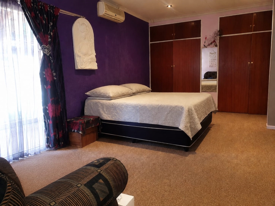 4 Bedroom Property for Sale in Safari Gardens North West